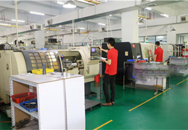 數(shù)控車(chē)床 精度高達(dá)+/-0.01mm 