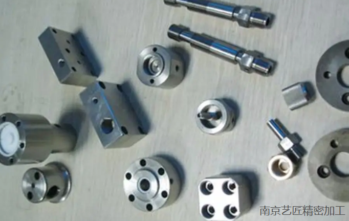 <strong>鋁合金精密模鍛加工順序:坯料準(zhǔn)備、坯料加熱、精鍛工藝及壓下量、工藝間整理、潤滑</strong>