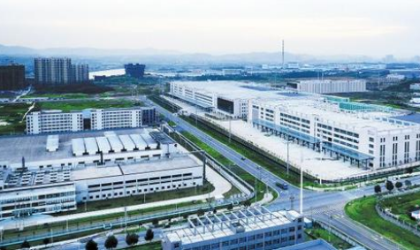 <strong>江蘇省內(nèi)首個五軸精細加工車間，從落戶南京經(jīng)開區(qū)到試產(chǎn)僅用一個月時間</strong>